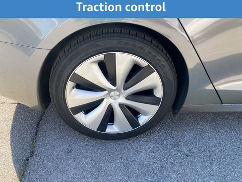 Used 2020 Tesla Model S Long Range Plus image 7