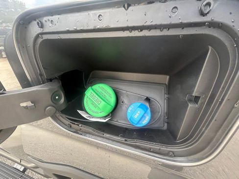 New 2026 Ford F250 Lariat w/ Black Appearance Package image 35