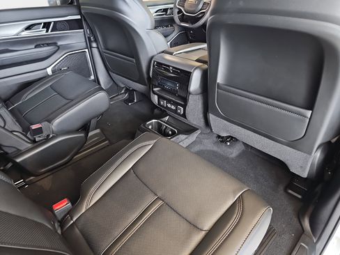 New 2026 Jeep Grand Wagoneer 4WD image 11