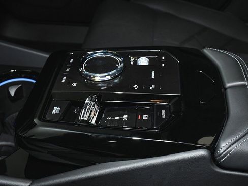 Used 2025 BMW i5 M60 w/ Executive Package image 56