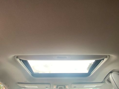 Used 2024 Toyota Sienna XLE FWD image 28