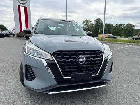 Used 2023 Nissan Kicks SV FWD image 9