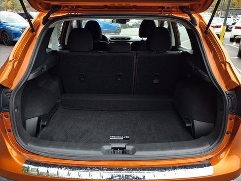 Used 2021 Nissan Rogue Sport S image 26