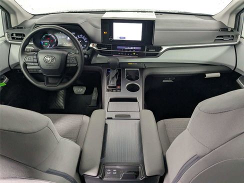 New 2026 Toyota Sienna LE image 26