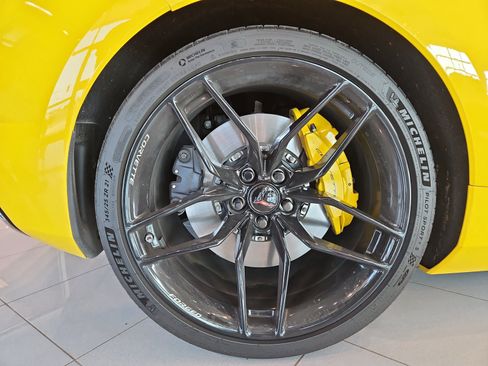 Used 2025 Chevrolet Corvette Z06 RWD image 5