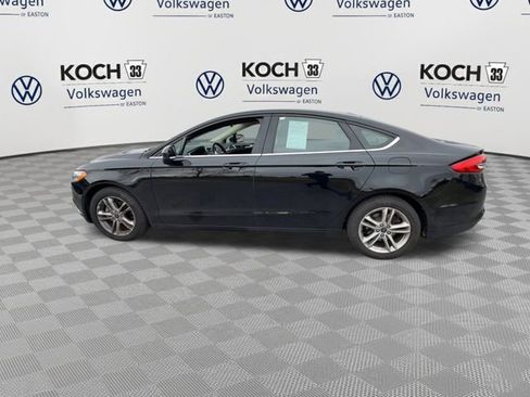 Used 2018 Ford Fusion SE w/ Fusion SE Technology Package image 5