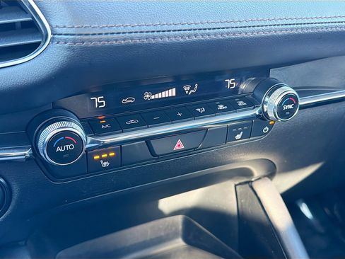 Used 2024 MAZDA MAZDA3 s image 17