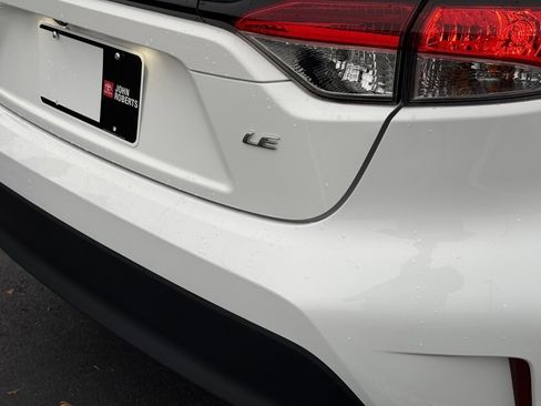 Certified 2024 Toyota Corolla LE image 9