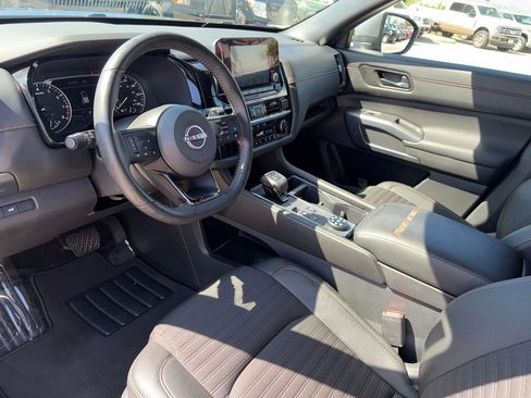 Used 2025 Nissan Pathfinder Rock Creek AWD/4WD image 8