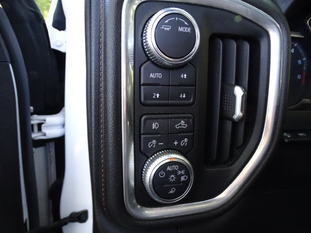 Used 2020 GMC Sierra 1500 AT4 w/ Off-Road Performance Package AWD/4WD image 12