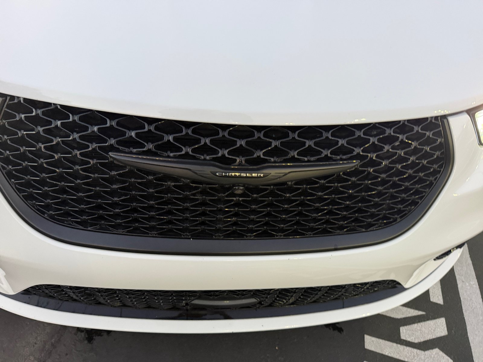 Used 2024 Chrysler Pacifica Limited FWD image 23