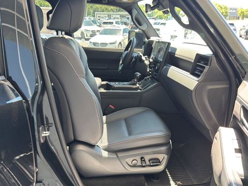 Used 2025 Lexus GX 550 w/ Cold Area Package AWD/4WD image 14
