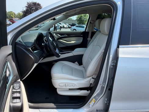 Used 2022 Buick Enclave Premium w/ Surround and Sites Package AWD/4WD image 17