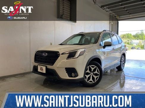 Certified 2023 Subaru Forester Premium AWD/4WD image 1
