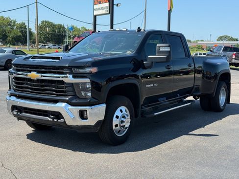 Used 2025 Chevrolet Silverado 3500 LT w/ Safety Package AWD/4WD image 4