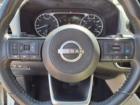 Used 2023 Nissan Rogue SL w/ SL Premium Package FWD image 9