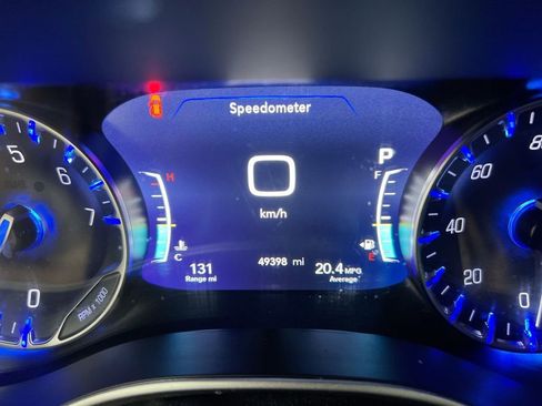 Used 2025 Chrysler Pacifica Select FWD image 13