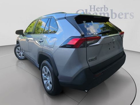 Used 2021 Toyota RAV4 LE AWD/4WD image 3