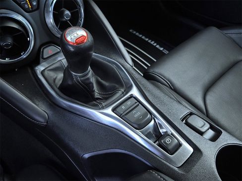 Used 2016 Chevrolet Camaro SS image 17