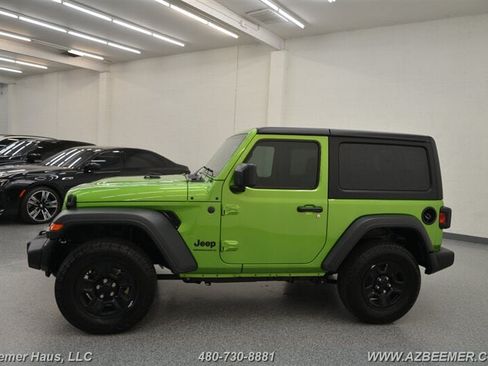 Used 2025 Jeep Wrangler Sport AWD/4WD image 5