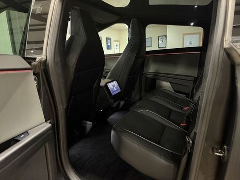 Used 2025 Tesla Cybertruck AWD Crew Cab image 12
