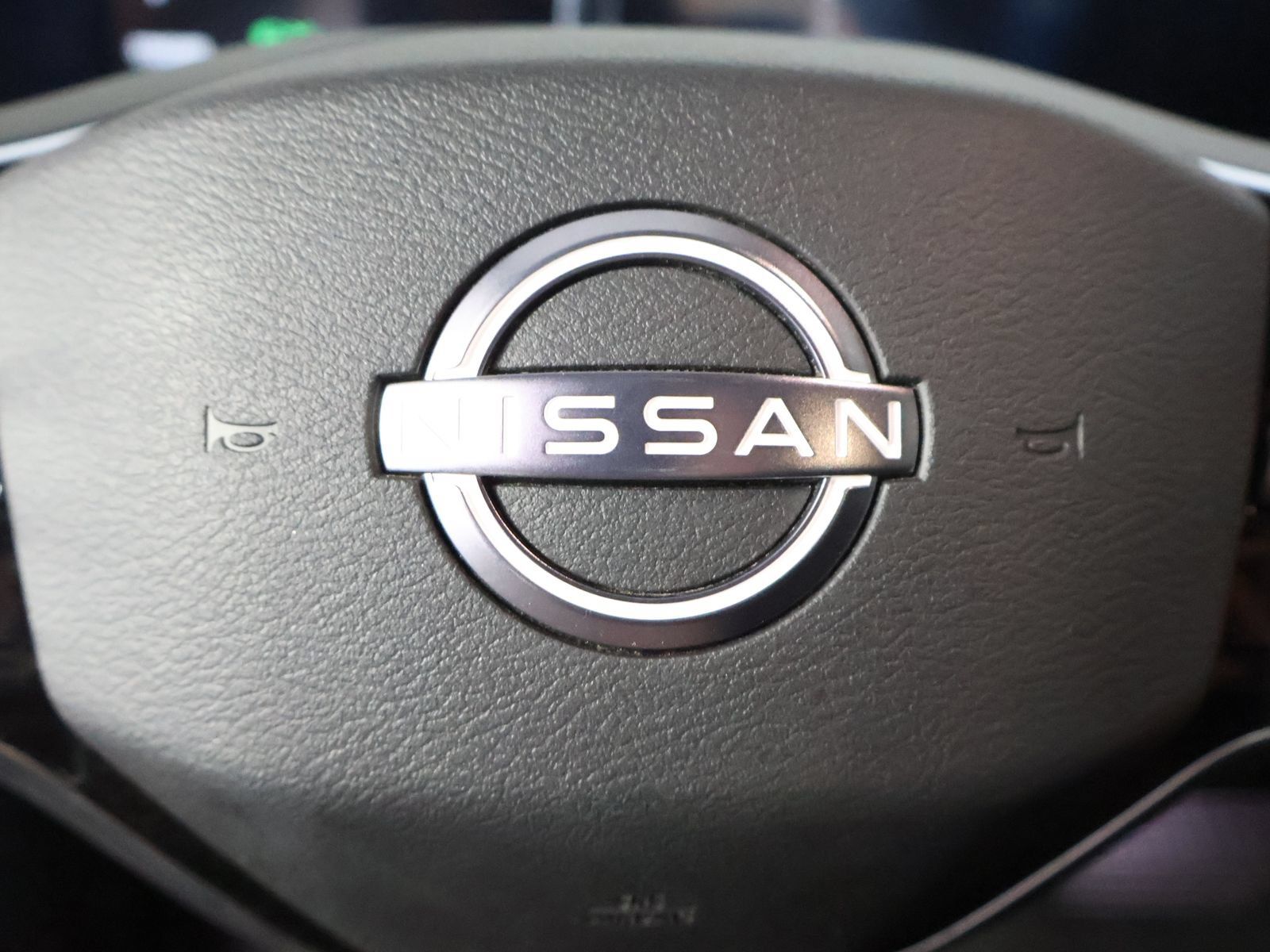 Used 2024 Nissan Ariya AWD image 31