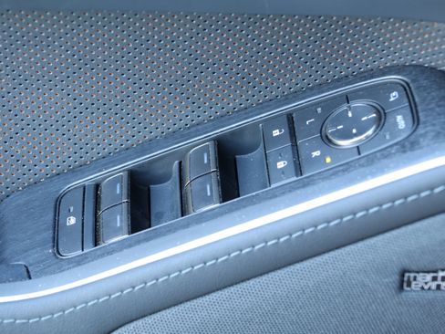 Used 2024 Lexus GX 550 w/ Accessory Package (2T) AWD/4WD image 13