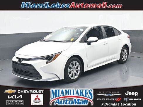 Used 2023 Toyota Corolla LE FWD image 1