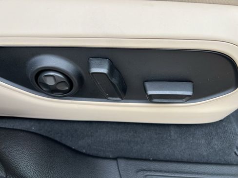 New 2025 Jeep Grand Cherokee L Limited w/ Luxury Tech Group II image 9