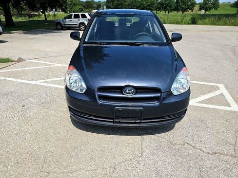 Used 2011 Hyundai Accent GS image 2