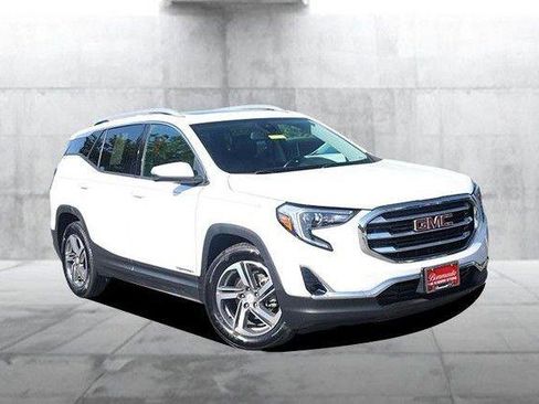 Used 2020 GMC Terrain SLT w/ Preferred Package FWD image 2