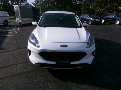 Used 2021 Ford Escape SE w/ Cold Weather Package AWD/4WD image 4