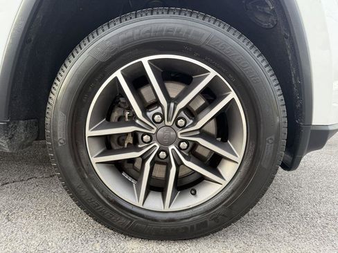 Used 2021 Jeep Grand Cherokee Limited AWD/4WD image 38