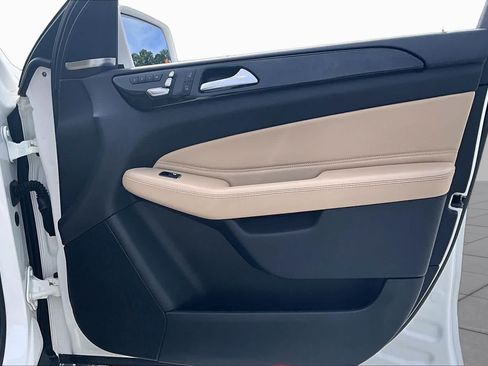 Used 2019 Mercedes-Benz GLS 450 4MATIC image 23