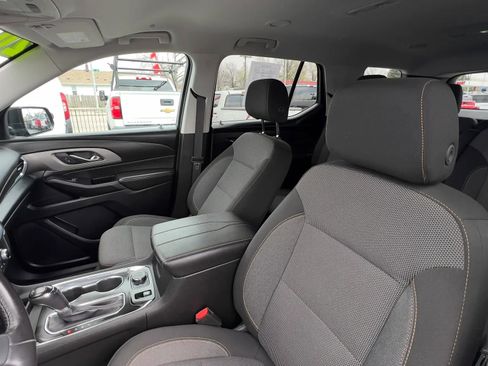 Used 2020 Chevrolet Traverse LT image 20