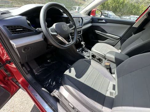 Used 2023 Volkswagen Taos SE AWD/4WD image 16