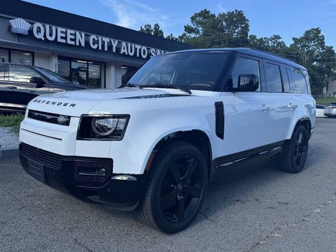 Used 2024 Land Rover Defender 130 X-Dynamic SE AWD/4WD image 16