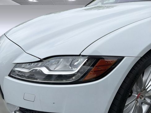 Used 2018 Jaguar XF Portfolio AWD/4WD image 10