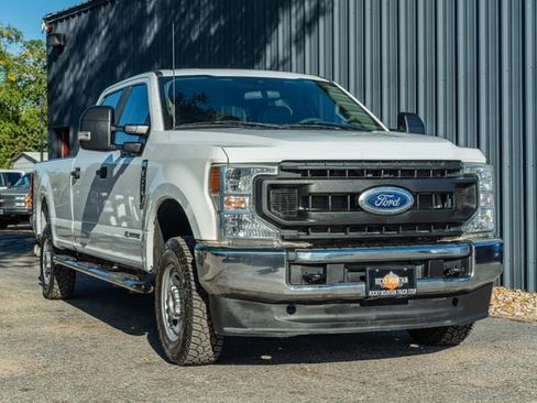 Used 2022 Ford F250 XL w/ Power Equipment Group image 8