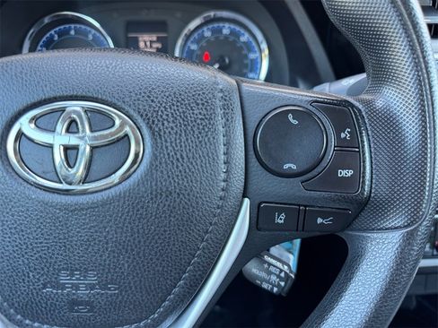 Used 2017 Toyota Corolla LE image 24