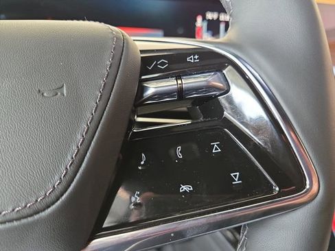 Used 2026 Cadillac Escalade ESV V AWD/4WD image 24
