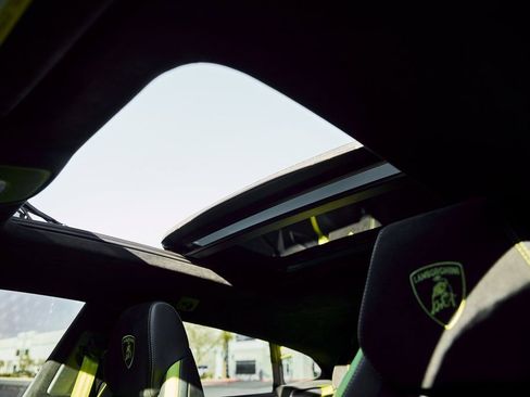 Used 2024 Lamborghini Urus Performante AWD/4WD image 54
