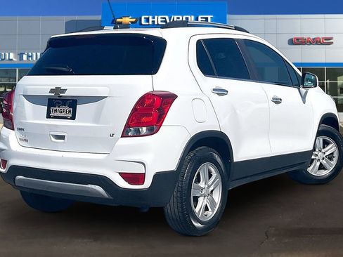 Used 2017 Chevrolet Trax LT w/ LT Convenience Package FWD image 6