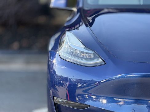 Used 2022 Tesla Model Y Long Range image 4