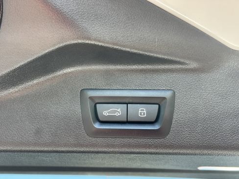 Used 2023 BMW X5 xDrive40i w/ Parking Assistance Package image 29