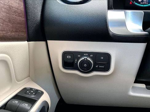 Certified 2023 Mercedes-Benz EQB 300 4MATIC image 36