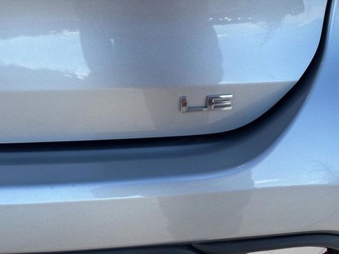 Used 2023 Toyota Highlander LE image 33