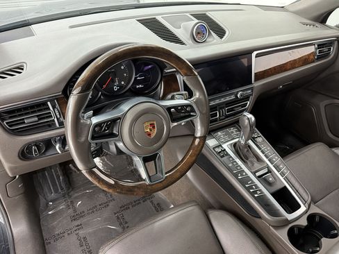 Used 2020 Porsche Macan AWD/4WD image 4