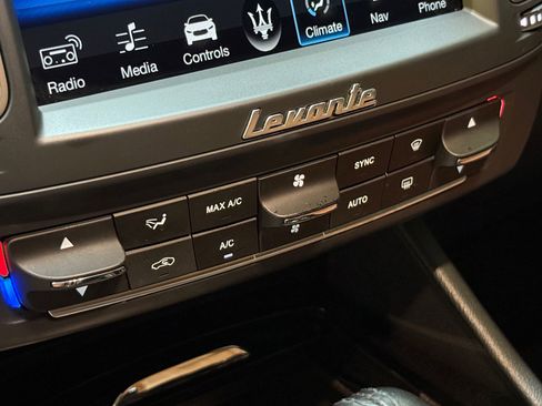 Used 2018 Maserati Levante 3.0L image 33