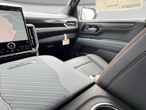New 2026 GMC Yukon AT4 w/ AT4 Premium Package AWD/4WD image 19